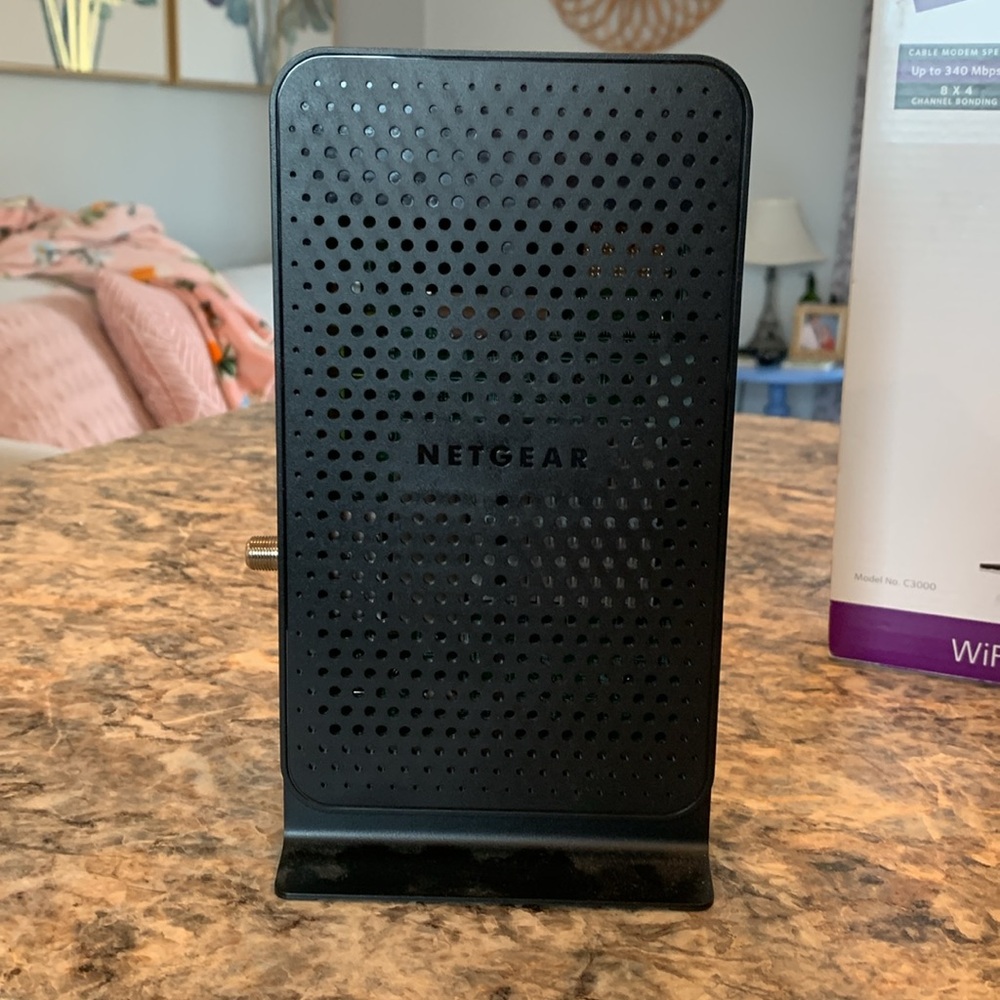 NETGEAR N300 WiFi Cable Modem Router - Picture 5 of 11
